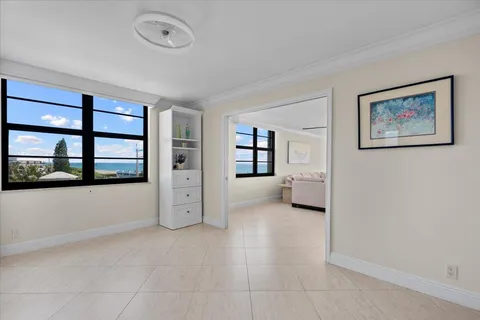 $949,900 | 911 Ocean Drive, Unit 506, North Palm Beach, FL 33408