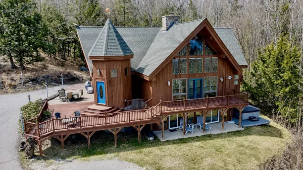 $1,095,000 | 20 Crest Lane, Madison, NH 03849