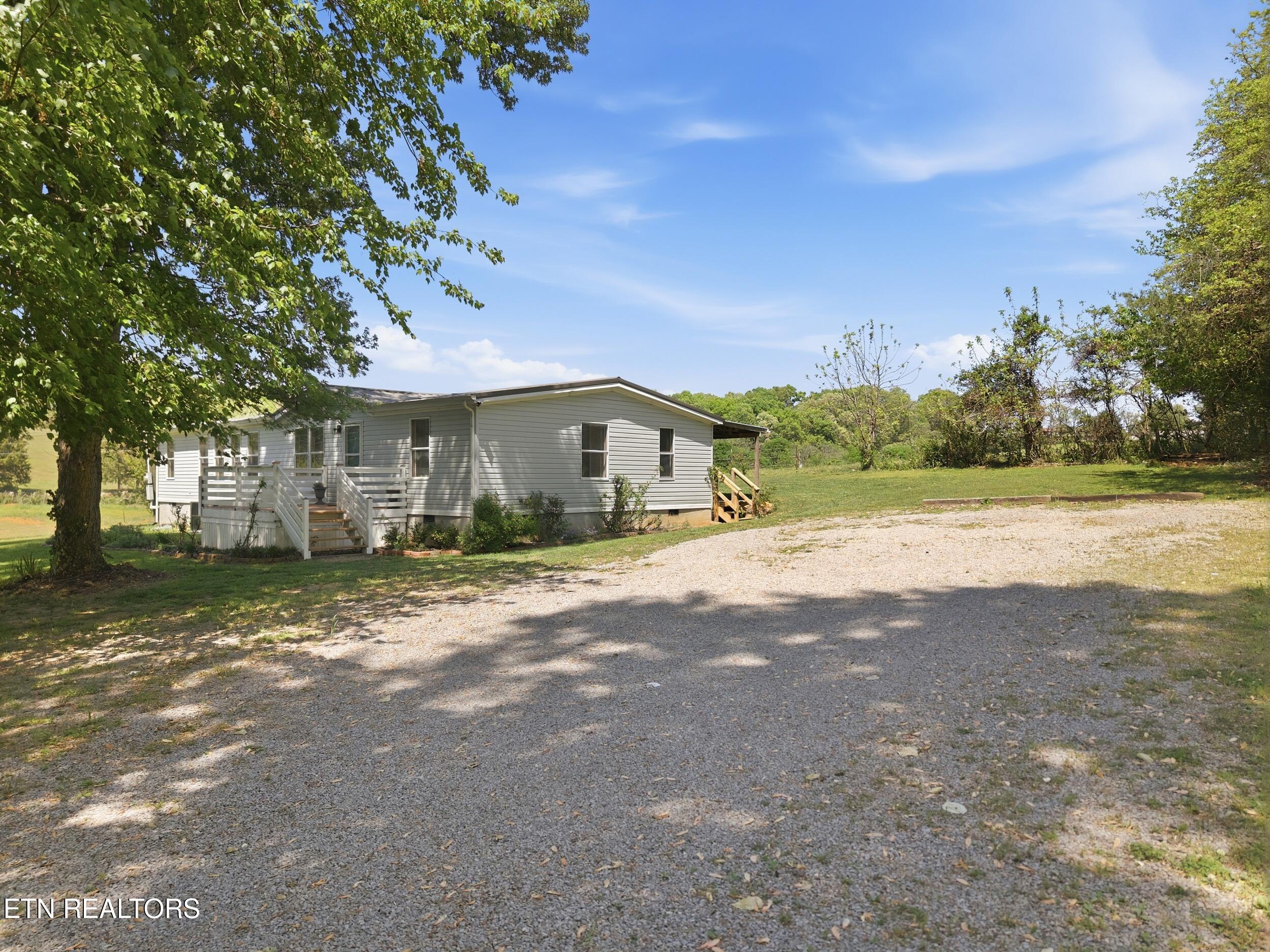 95 Lee Shirley Road Greenback, TN 37742 - Photo 4 of 54 95_Lee_Shirley_Rd_0004