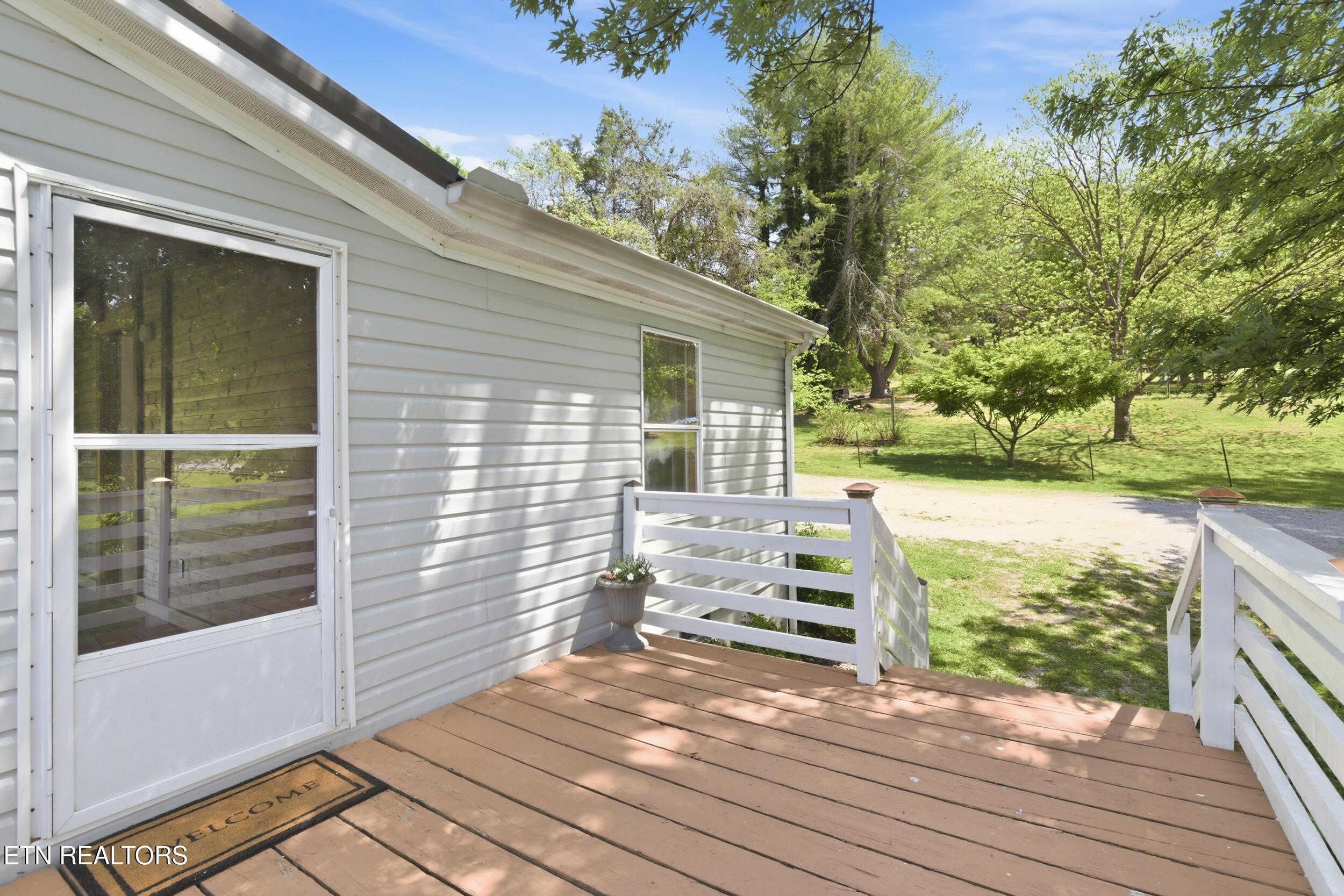 95 Lee Shirley Road Greenback, TN 37742 - Photo 7 of 54 95_Lee_Shirley_Rd_0007