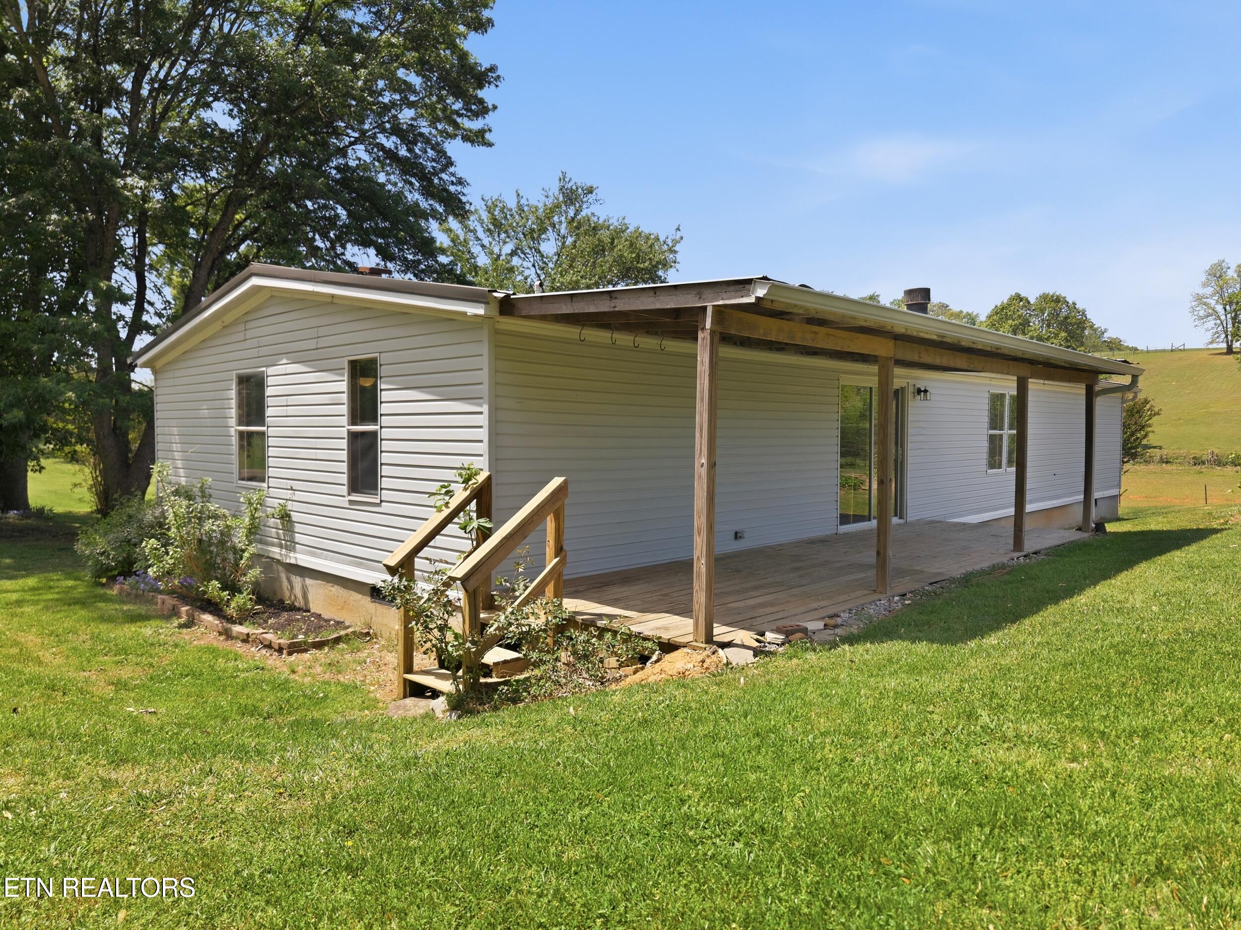 95 Lee Shirley Road Greenback, TN 37742 - Photo 9 of 54 95_Lee_Shirley_Rd_0009