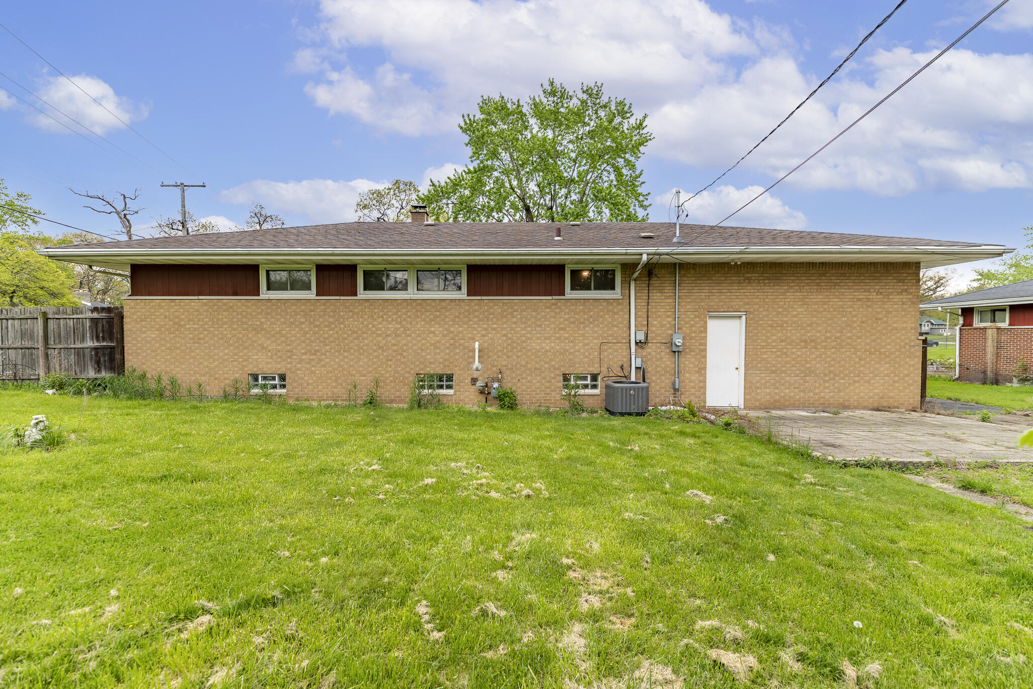 4900 Arthur Street Gary, IN 46408 - Photo 4 of 13 2054x1369