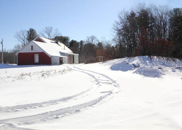 405 Mountain Road Holyoke, MA 01040 - Photo 2 of 21