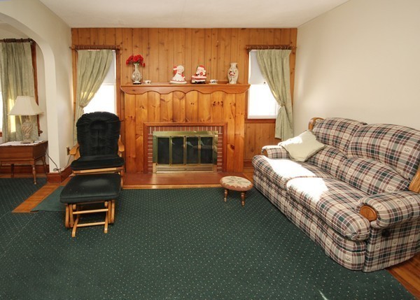 405 Mountain Road Holyoke, MA 01040 - Photo 9 of 21