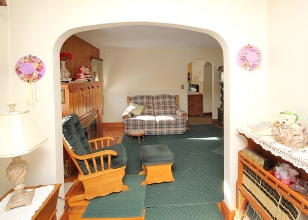 405 Mountain Road Holyoke, MA 01040 - Photo 10 of 21