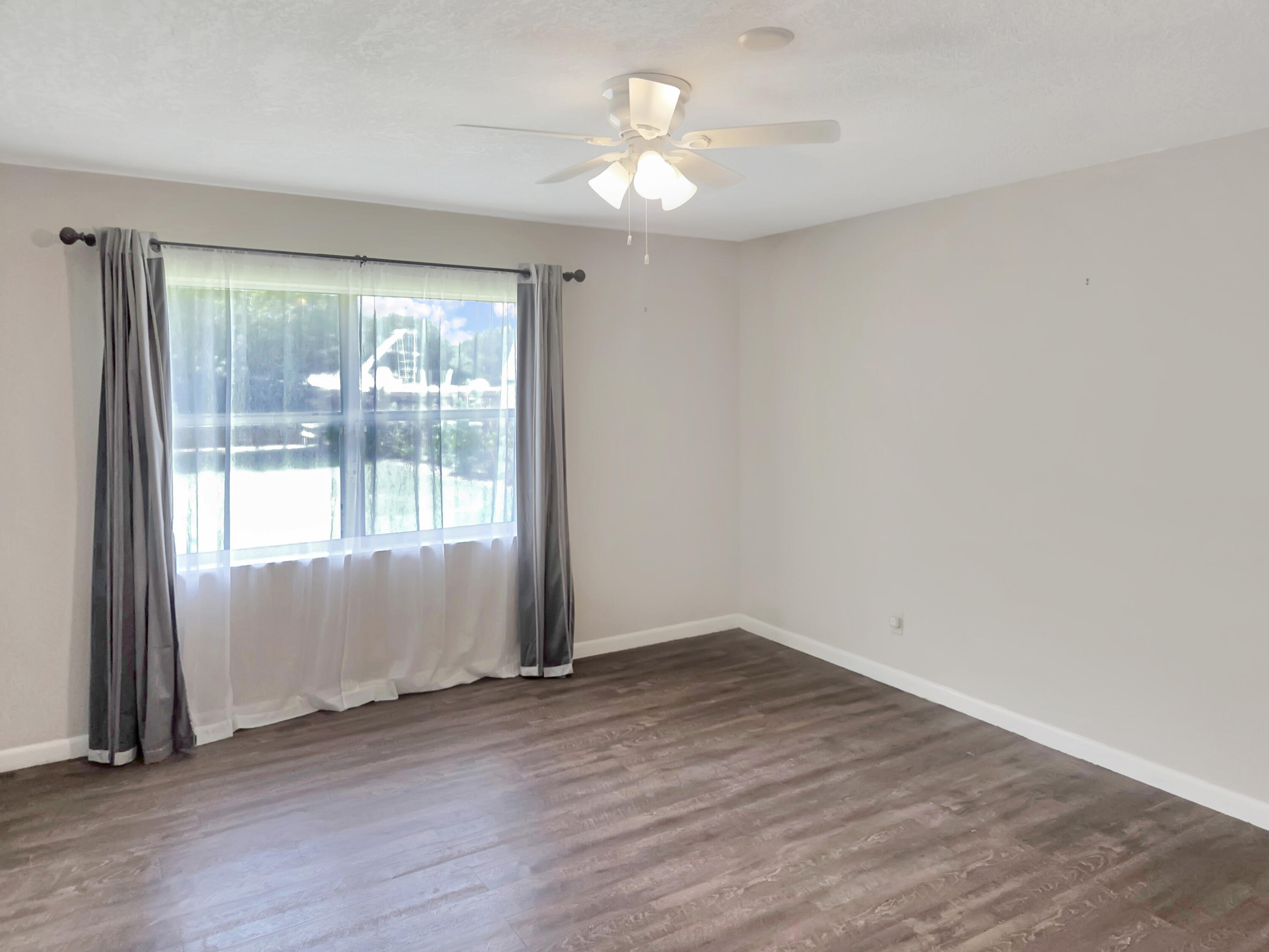 801 West Weatherbee Road Fort Pierce, FL 34982 - Photo 13 of 41 20260720_113732