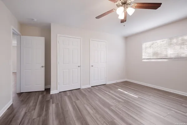 $1,575 | 7809 Hollow Oak, Live Oak, TX 78233