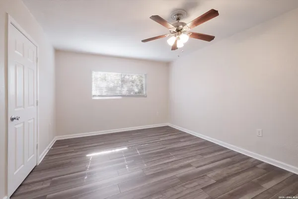 $1,575 | 7809 Hollow Oak, Live Oak, TX 78233