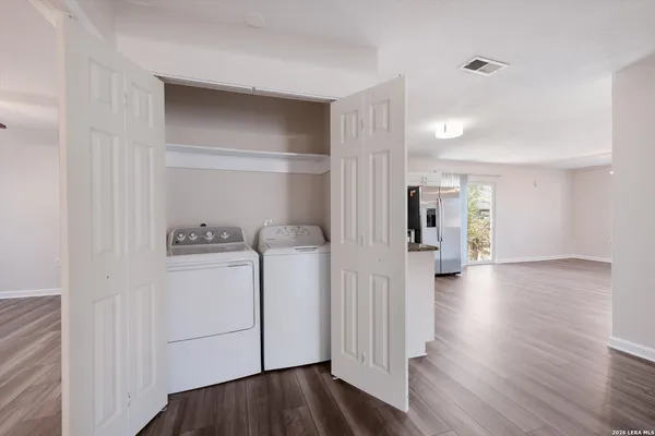 $1,575 | 7809 Hollow Oak, Live Oak, TX 78233
