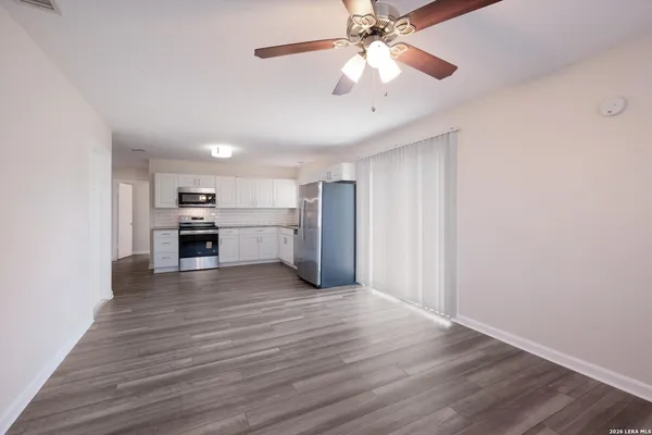 $1,575 | 7809 Hollow Oak, Live Oak, TX 78233