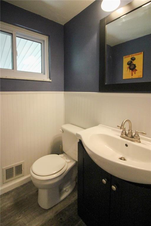 3400 Lockridge Road Pittsburgh, PA 15234 - Photo 12 of 26 Gallery Image 12