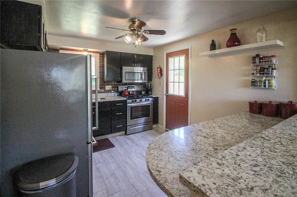 3400 Lockridge Road Pittsburgh, PA 15234 - Photo 9 of 26 Gallery Image 9