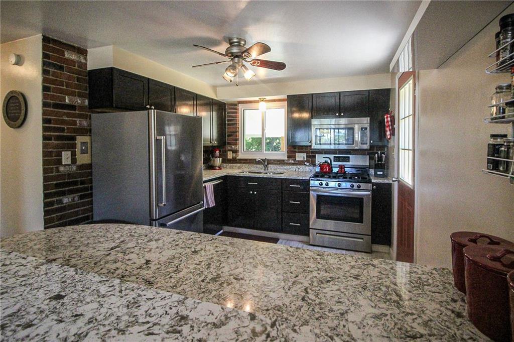 3400 Lockridge Road Pittsburgh, PA 15234 - Photo 10 of 26 Gallery Image 10