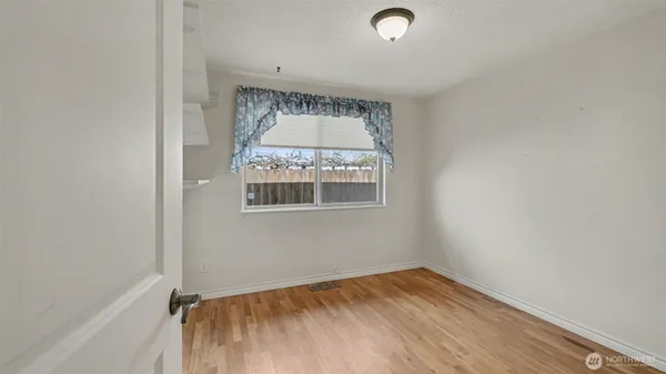 $1,300,000 | 2618 168th Place Northeast, Bellevue, WA 98008