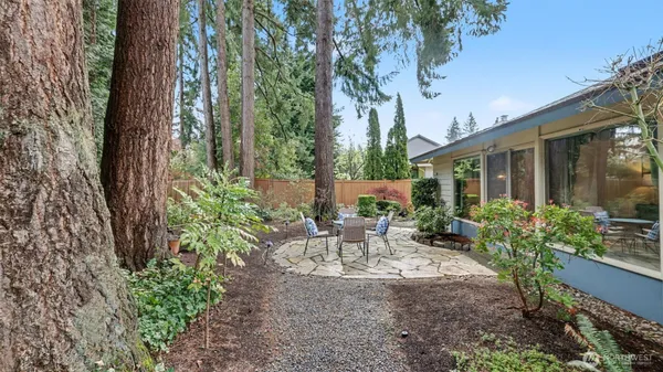 $1,300,000 | 2618 168th Place Northeast, Bellevue, WA 98008