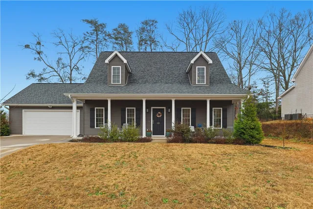 $350,000 | 103 West Chestnut Court, Central, SC 29630