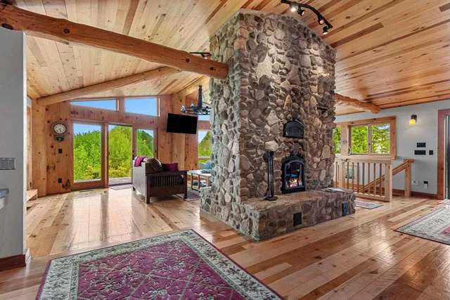 $1,000,000 | 1000 County U, Sturgeon Bay, WI 54235