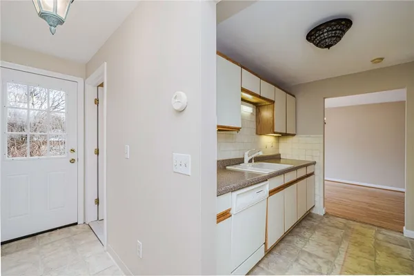 $299,000 | 9 Morrill Lane, Unit 6, North Providence, RI 02904