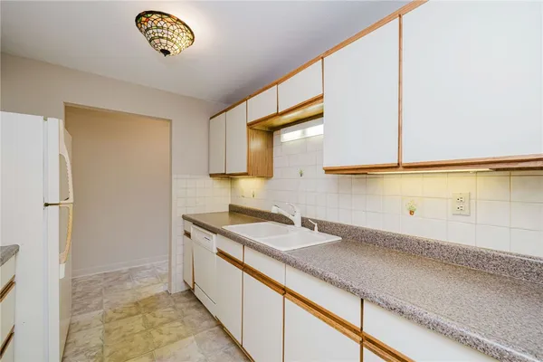 $299,000 | 9 Morrill Lane, Unit 6, North Providence, RI 02904