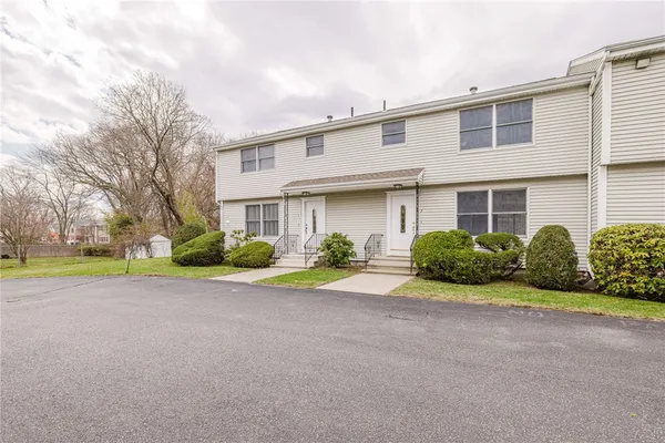 $299,000 | 9 Morrill Lane, Unit 6, North Providence, RI 02904