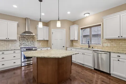 $699,900 | 6679 South Chickahauk Trail, Middleton, WI 53562