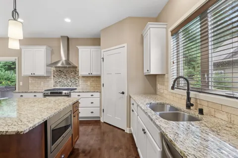 $699,900 | 6679 South Chickahauk Trail, Middleton, WI 53562