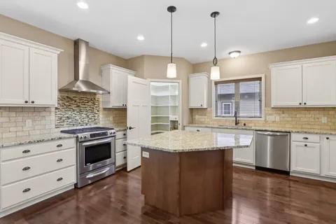 $699,900 | 6679 South Chickahauk Trail, Middleton, WI 53562