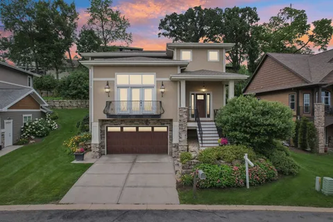 $699,900 | 6679 South Chickahauk Trail, Middleton, WI 53562