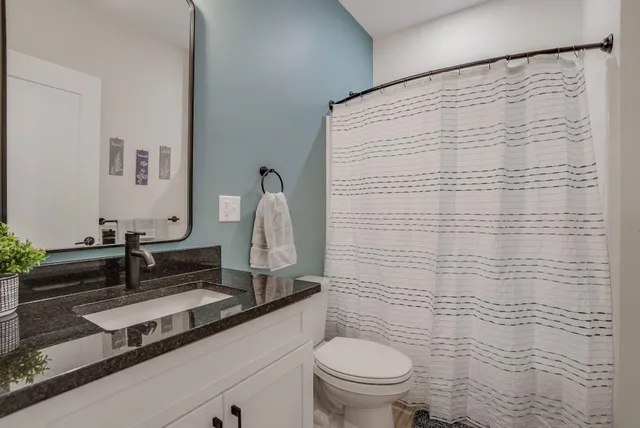 $1,979 | 4 Bridge Street, Unit 201, Nashua, NH 03060