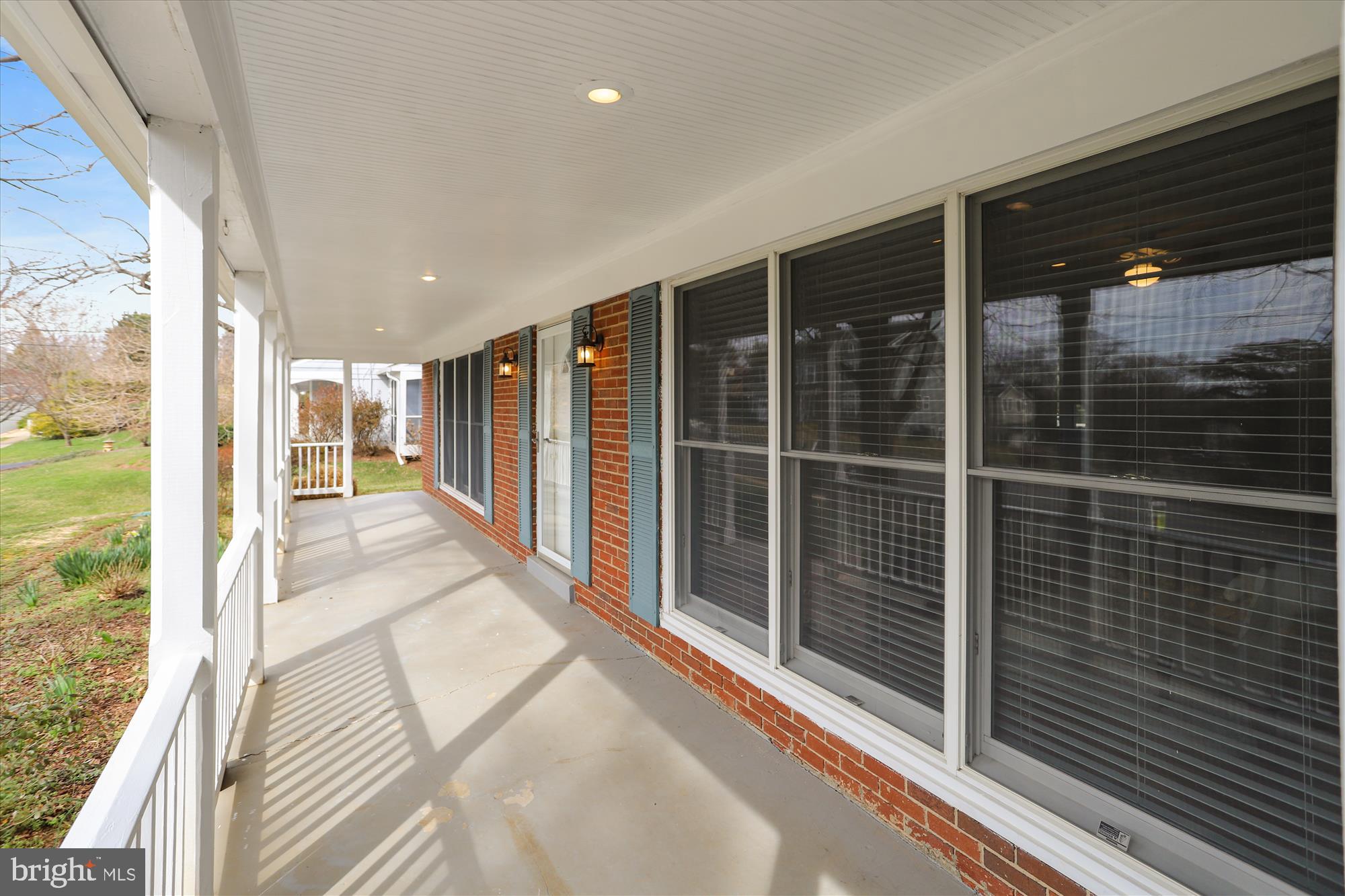 1821 Birch Road McLean, VA 22101 - Photo 4 of 54 Front Porch
