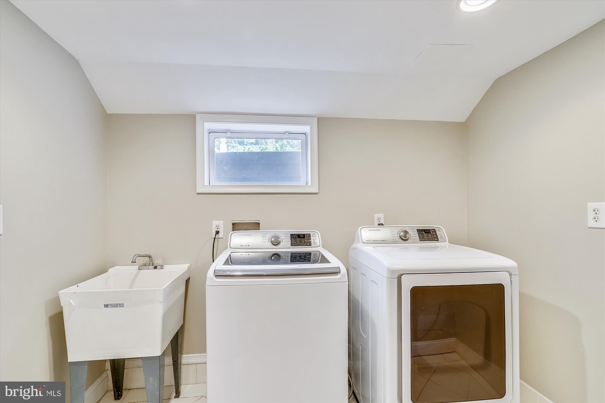 1821 Birch Road McLean, VA 22101 - Photo 33 of 54 Lower Level Laundry