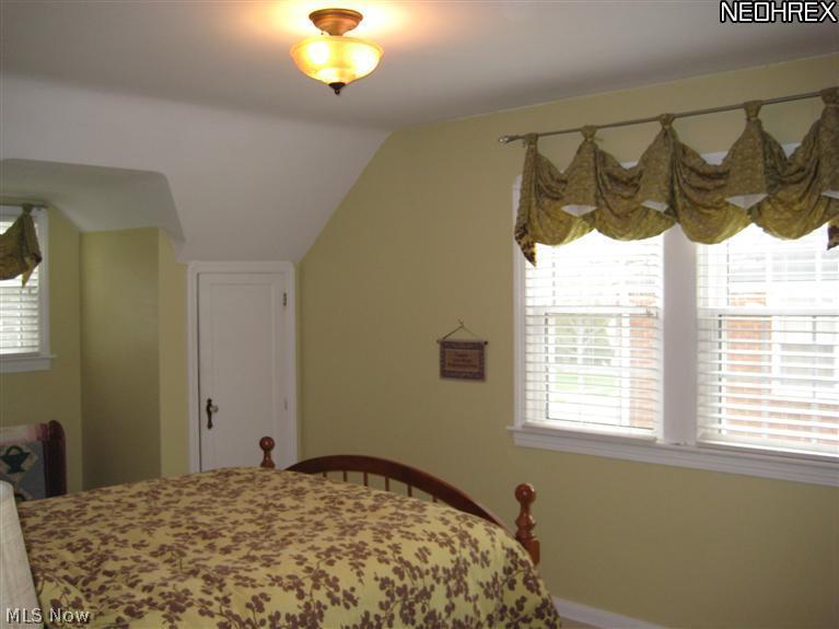 1579 Laclede Road South Euclid, OH 44121 - Photo 9 of 14