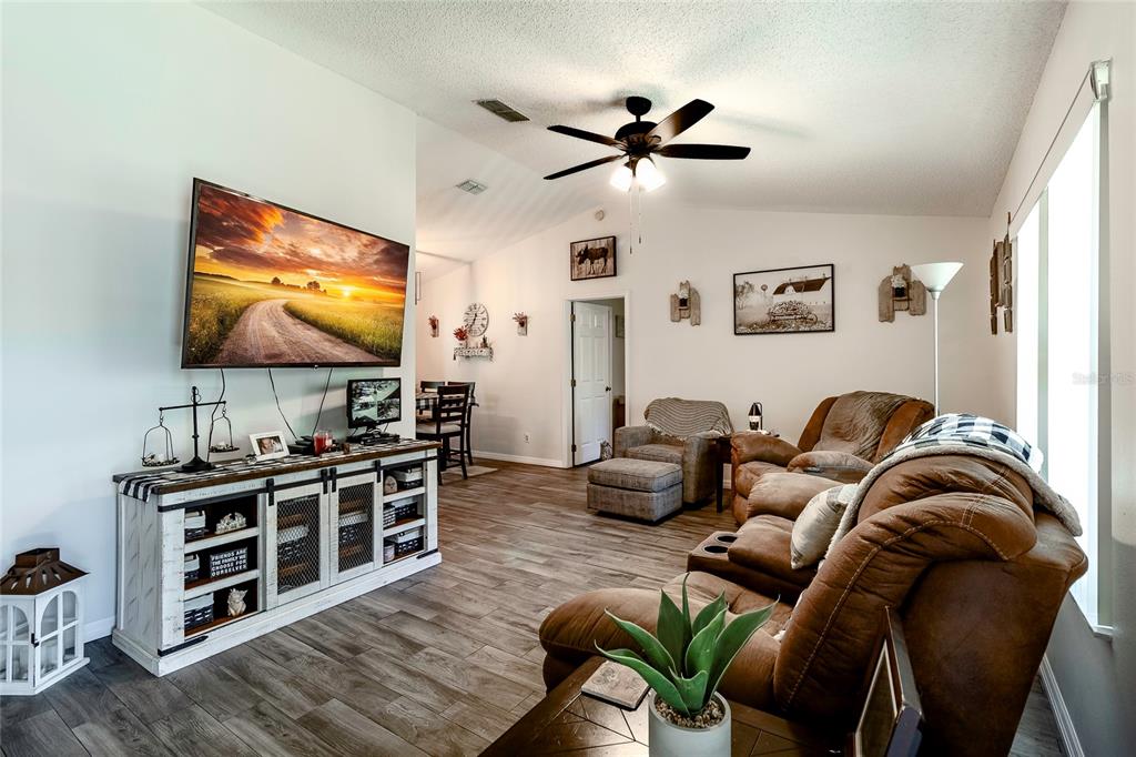 17 Sackett Road DeBary, FL 32713 - Photo 15 of 40