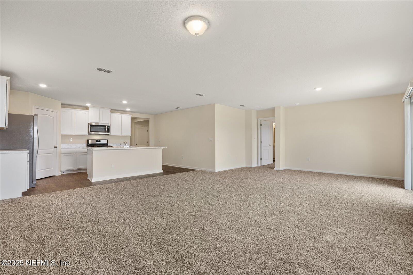 158 Albacete Rd Street St. Augustine, FL 32084 - Photo 4 of 36 Living Room