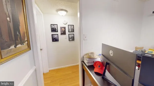 $1,725 | 3101 Patrick Henry Drive, Unit 132, Falls Church, VA 22044