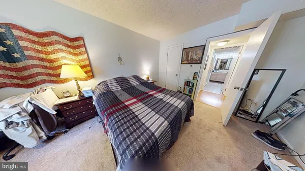 $1,725 | 3101 Patrick Henry Drive, Unit 132, Falls Church, VA 22044
