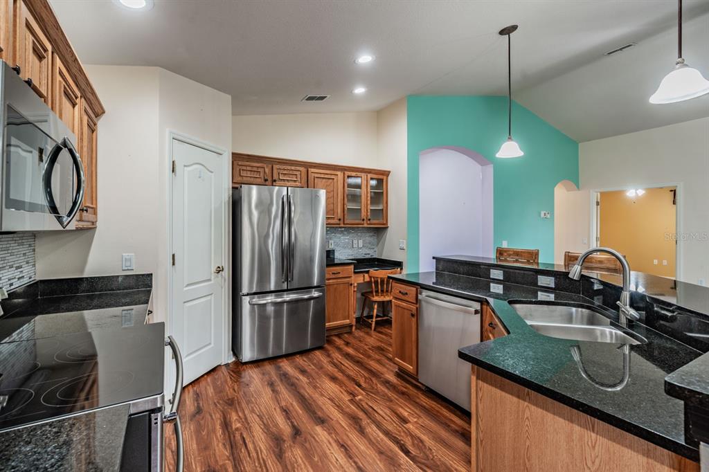 11709 Spindrift Loop Hudson, FL 34667 - Photo 6 of 36