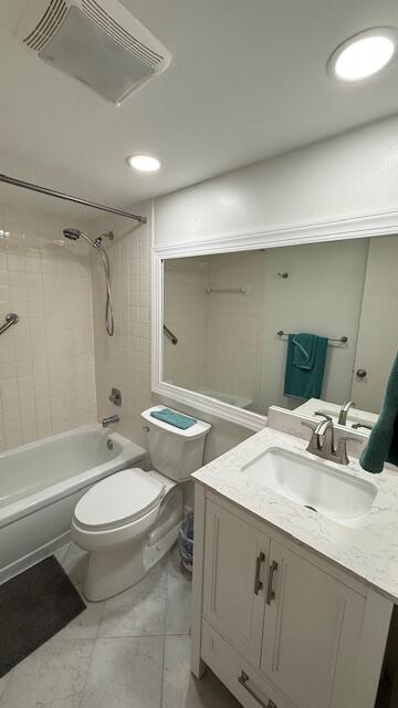 2209 Southwest 15th Street, Unit 241 Deerfield Beach, FL 33442 - Photo 21 of 46 Guest Bathroom