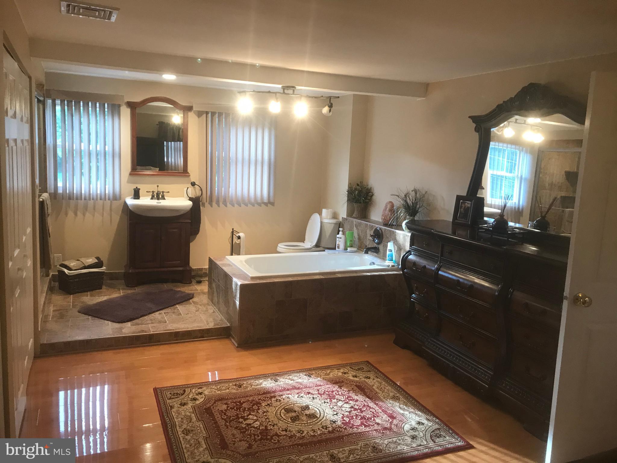 1015 Valley Road Warminster, PA 18974 - Photo 22 of 31 Gallery Image 22