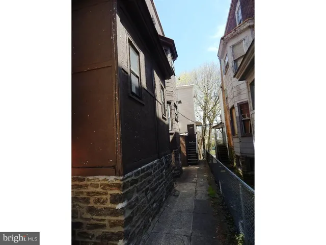 a view of a pathway of a building