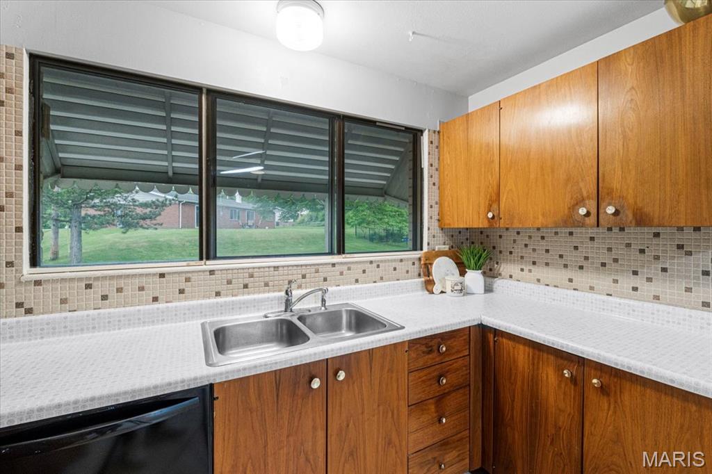 591 Fieldstone Lane Ballwin, MO 63011 - Photo 16 of 43