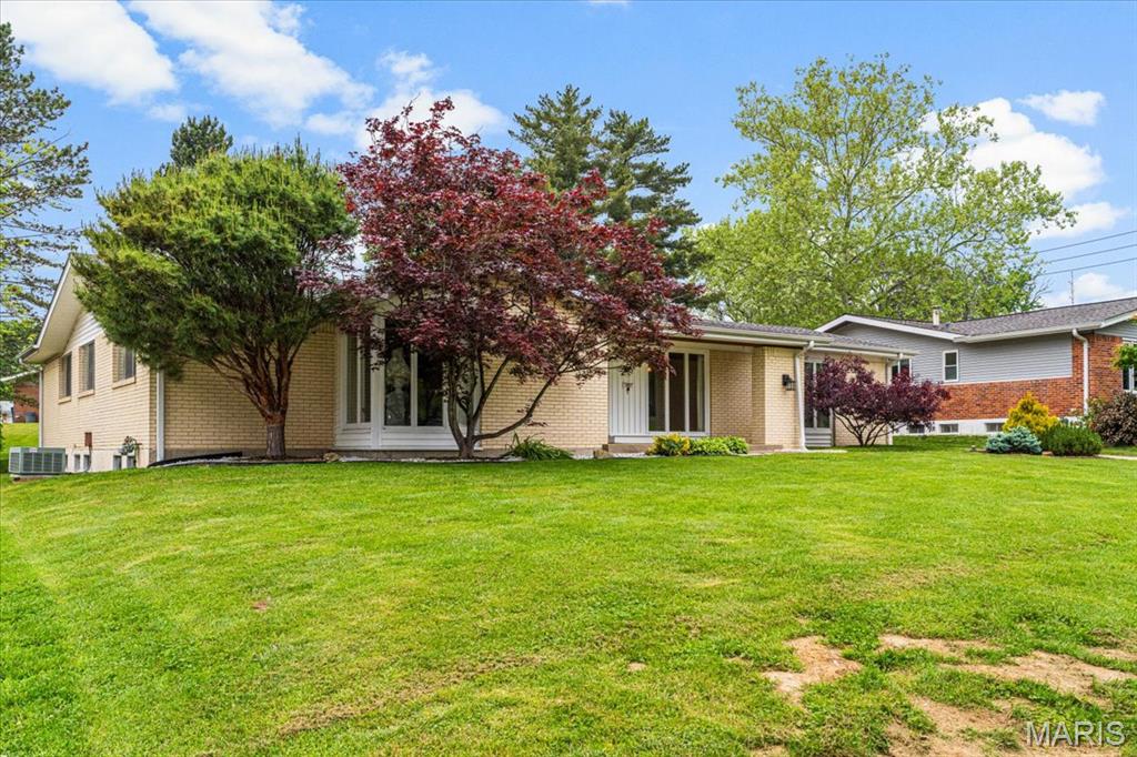 591 Fieldstone Lane Ballwin, MO 63011 - Photo 3 of 43