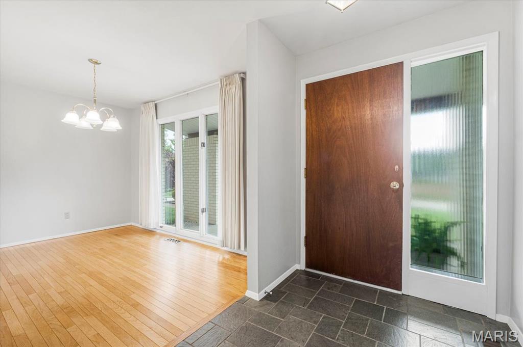 591 Fieldstone Lane Ballwin, MO 63011 - Photo 5 of 43