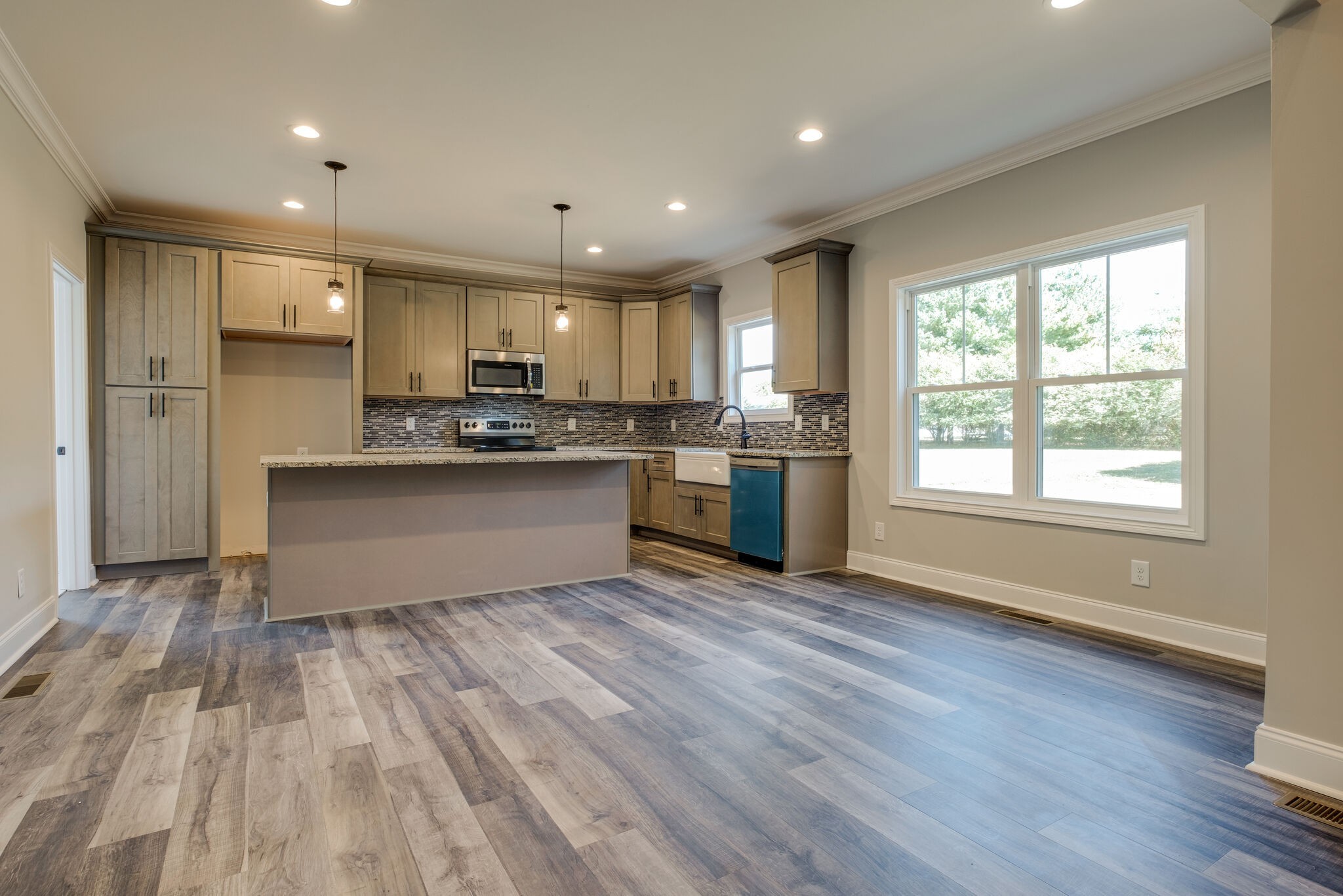 553 Cedar Grove Road Lebanon, TN 37087 - Photo 11 of 12 a view of kitchen with wooden floor and electronic appliances