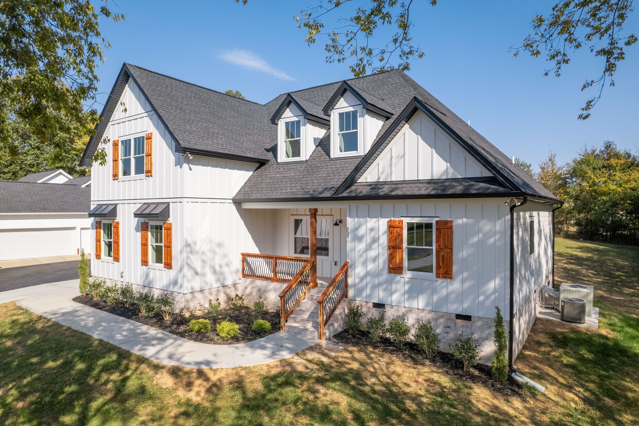553 Cedar Grove Road Lebanon, TN 37087 - Photo 3 of 12 a front view of a house with a yard