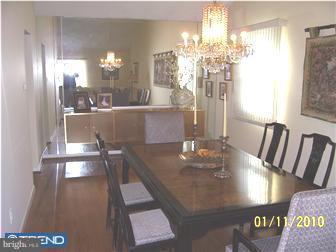 8711 Autumn Road Philadelphia, PA 19115 - Photo 3 of 12 Dining Room