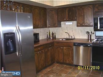 8711 Autumn Road Philadelphia, PA 19115 - Photo 4 of 12 Kitchen