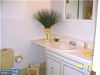 8711 Autumn Road Philadelphia, PA 19115 - Photo 9 of 12 Bathroom