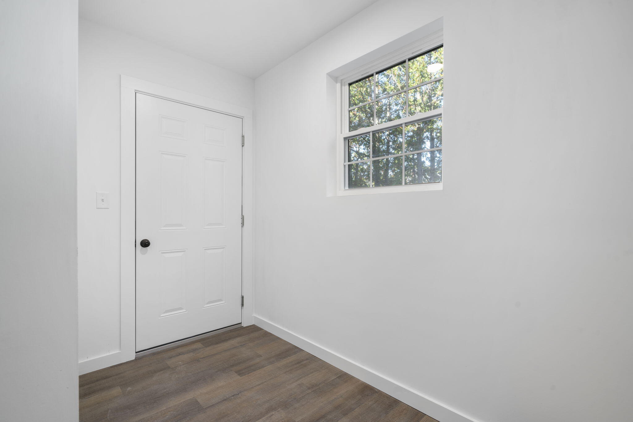 2 Kirk Street Springvale, ME 04083 - Photo 5 of 46 SBC08823