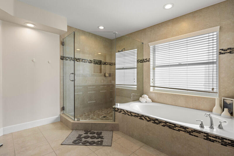 10672 St Thomas Drive Boca Raton, FL 33498 - Photo 20 of 45 Primary Bathroom